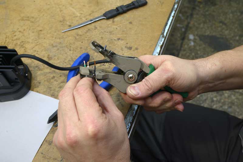 MSQ Electrical wire stripping